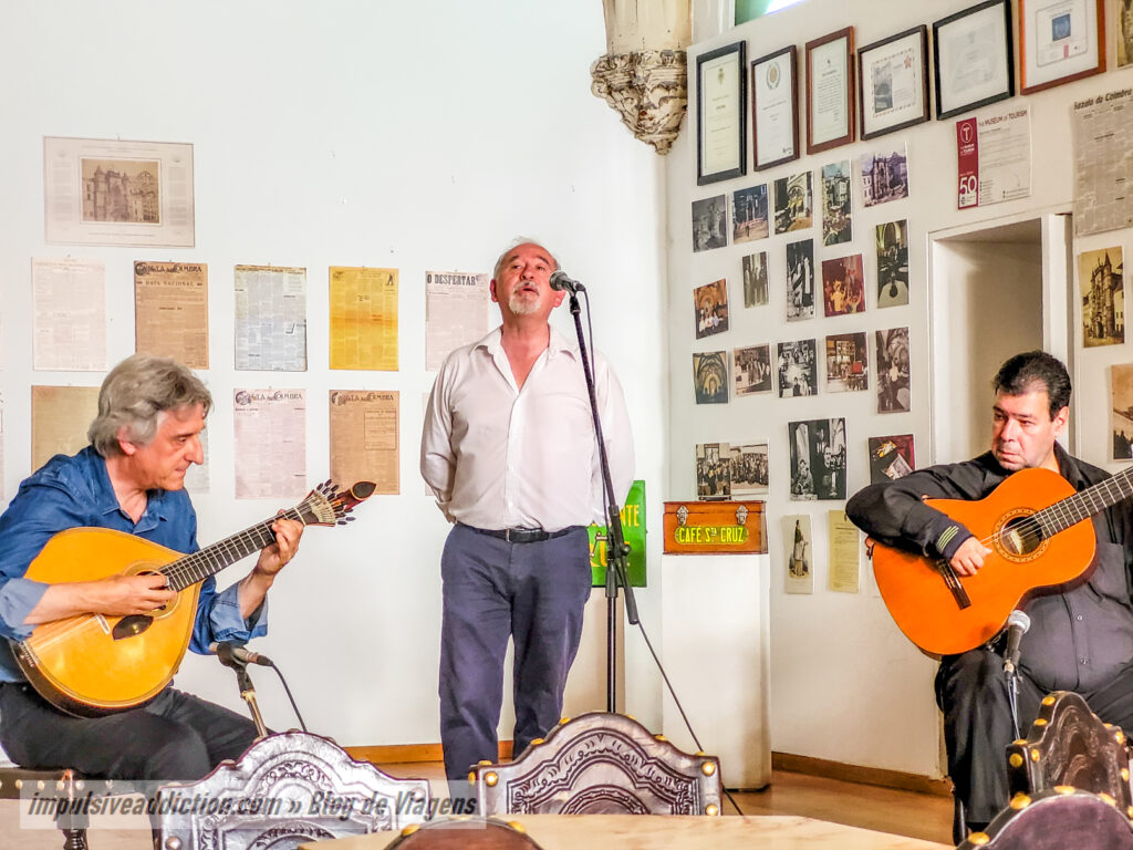 Session of Fado at Café Santa Cruz