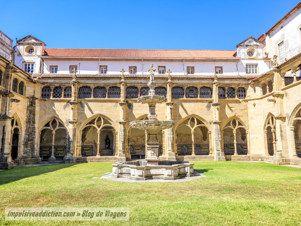 Monastery of Santa Cruz - Cloister