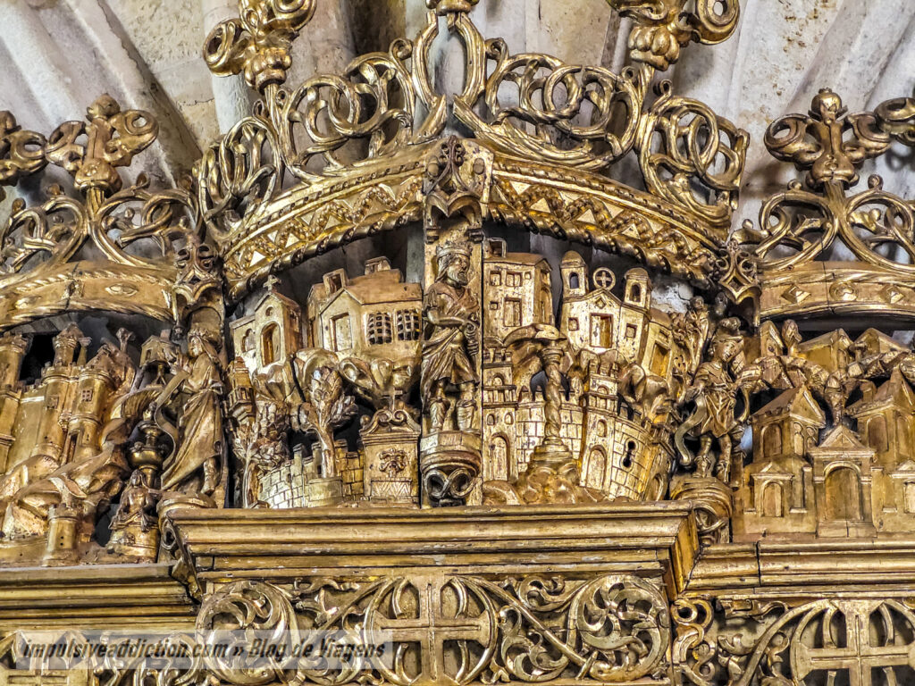 Detalhes do Cadeiral do Coro Alto do Mosteiro de Santa Cruz