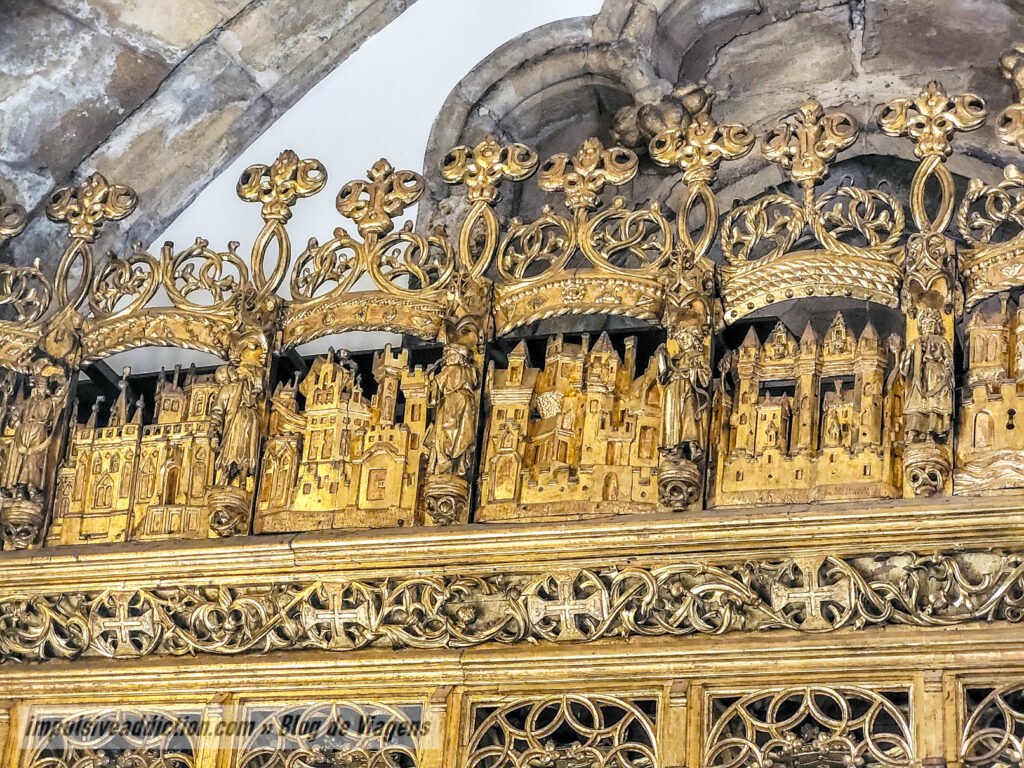 Detalhes do Cadeiral do Coro Alto do Mosteiro de Santa Cruz