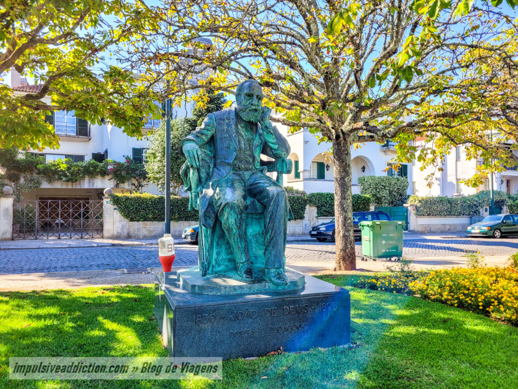 Monument to João de Deus