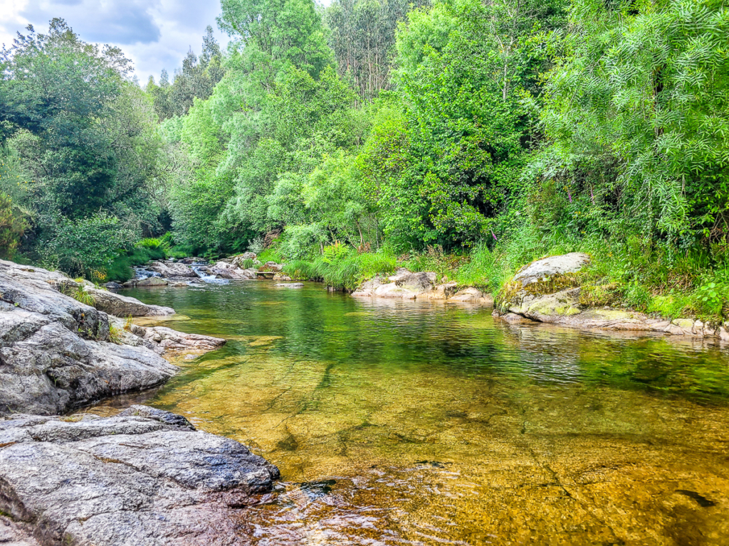 Lagoa do Chão de Além ao visitar o PNPG em Ponte da Barca