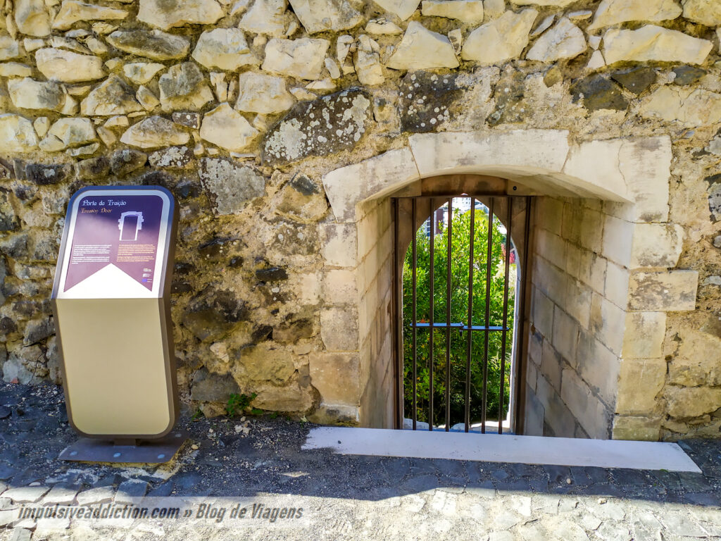 Betrayal door of the Castle of Leiria