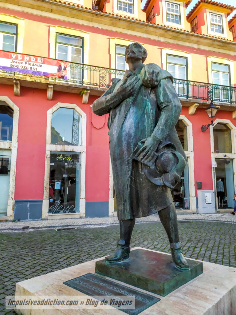 Rodrigues Lobo Statue
