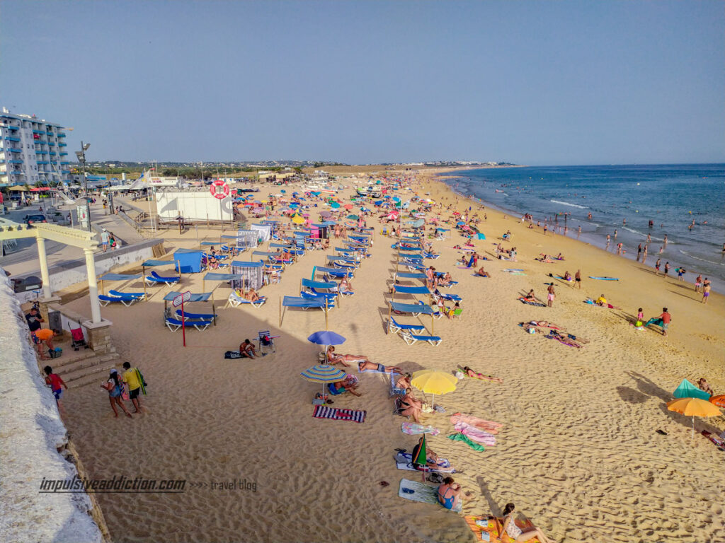 Praia de Armação de Pêra ao visitar Silves