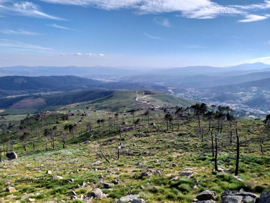 Imagem da subida do Vale Glaciar da Alforfa | Serra da Estrela