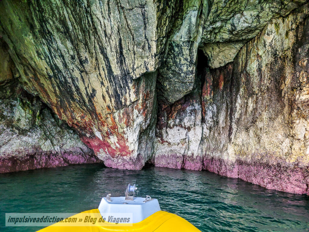 Passeio de Barco pelas Grutas e Praias de Sesimbra