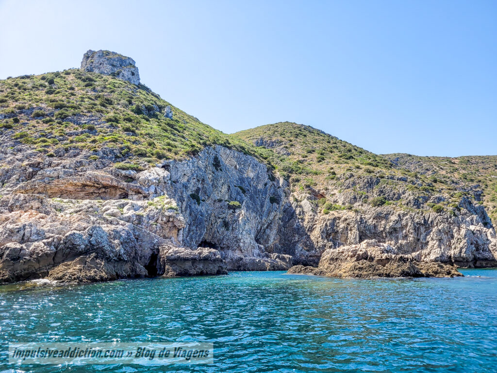 Passeio de Barco pelas Grutas e Praias de Sesimbra