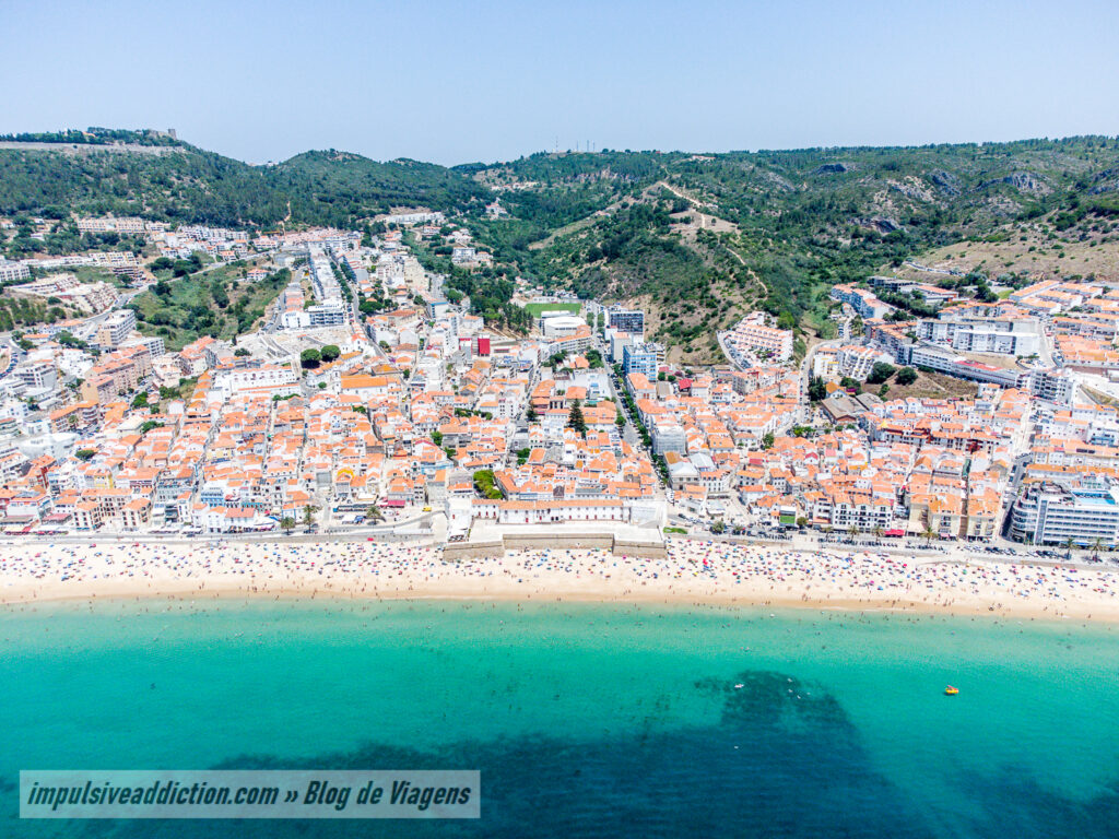 Visit the best beaches in Sesimbra