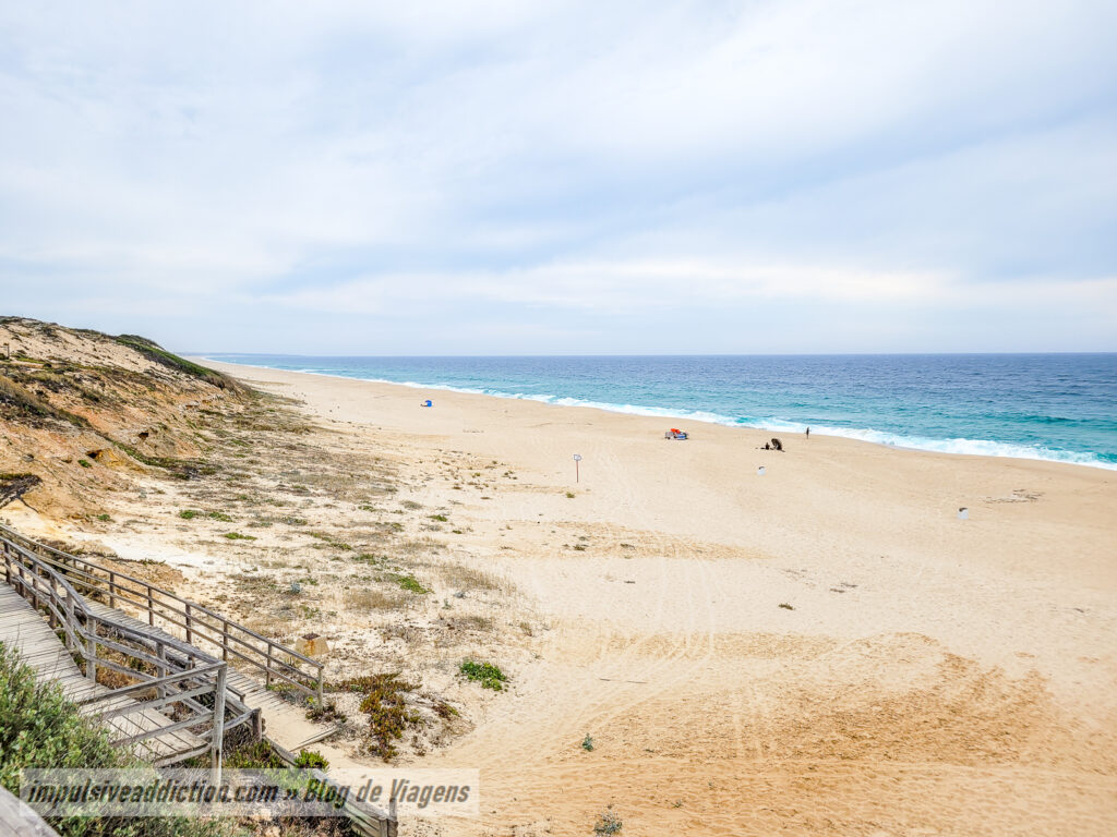 Fonte do Cortiço Beach