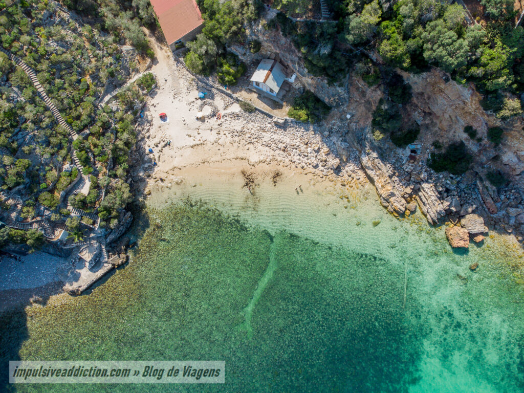 Alpertuche beach in Setúbal