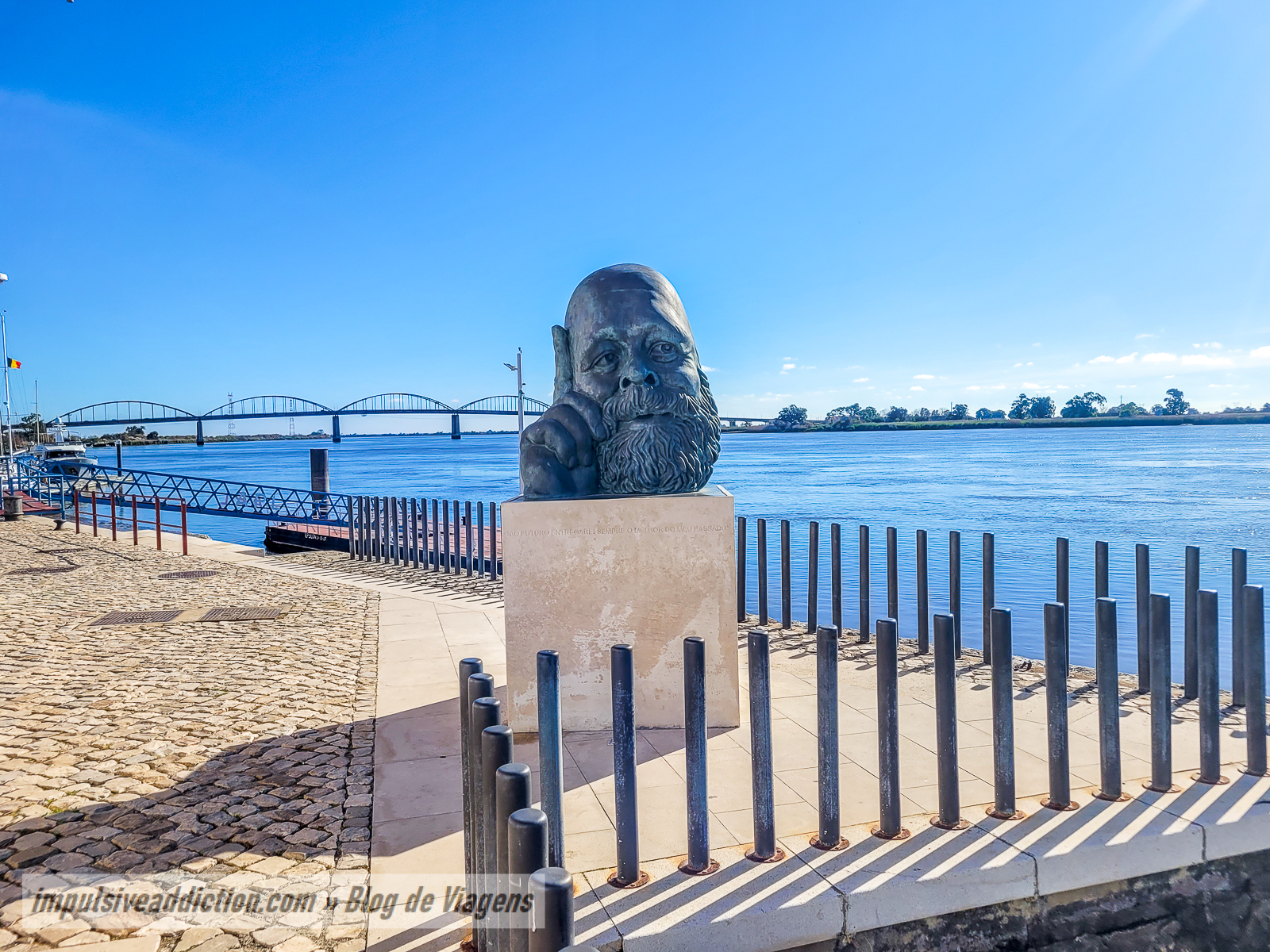 Busto de Álvaro Guerra
