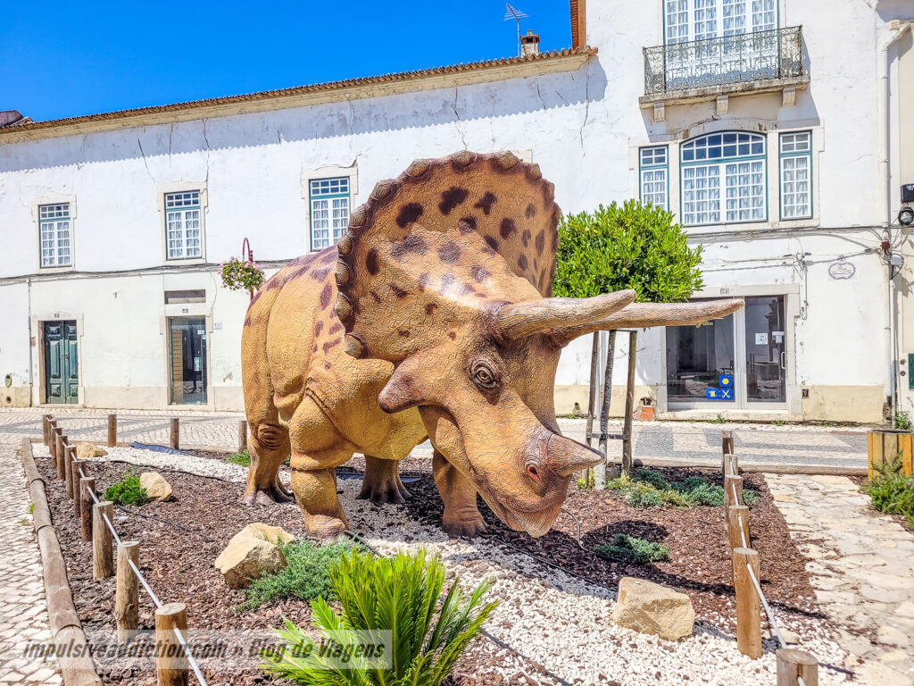 Triceratops na vila da Lourinhã
