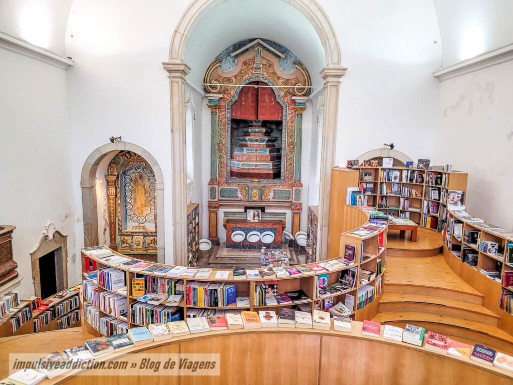 Livraria de Santiago ao visitar Óbidos