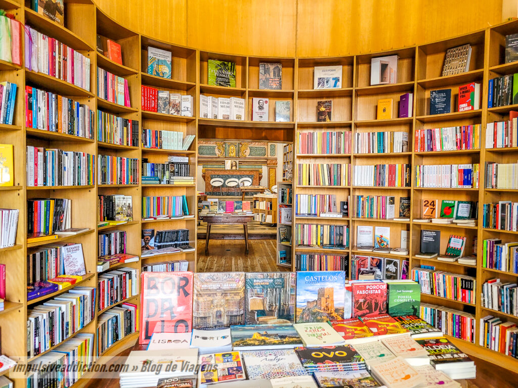 Livraria de Santiago ao visitar Óbidos