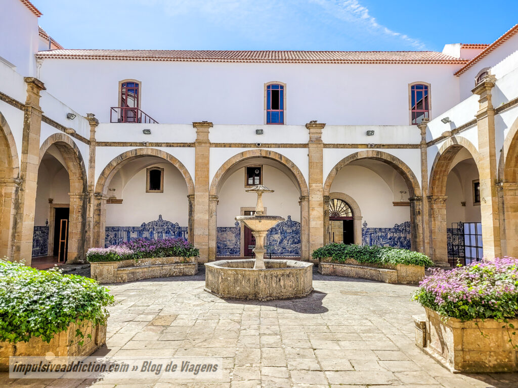 Claustro do Convento da Graça de Torres Vedras