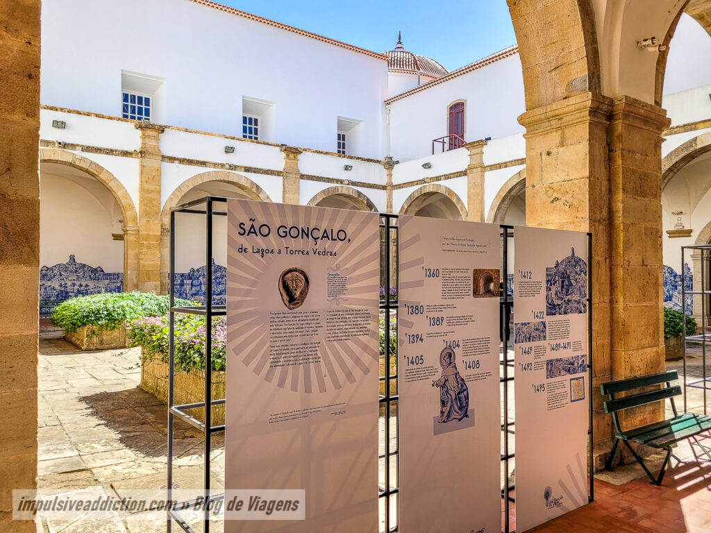 Claustro do Convento da Graça de Torres Vedras