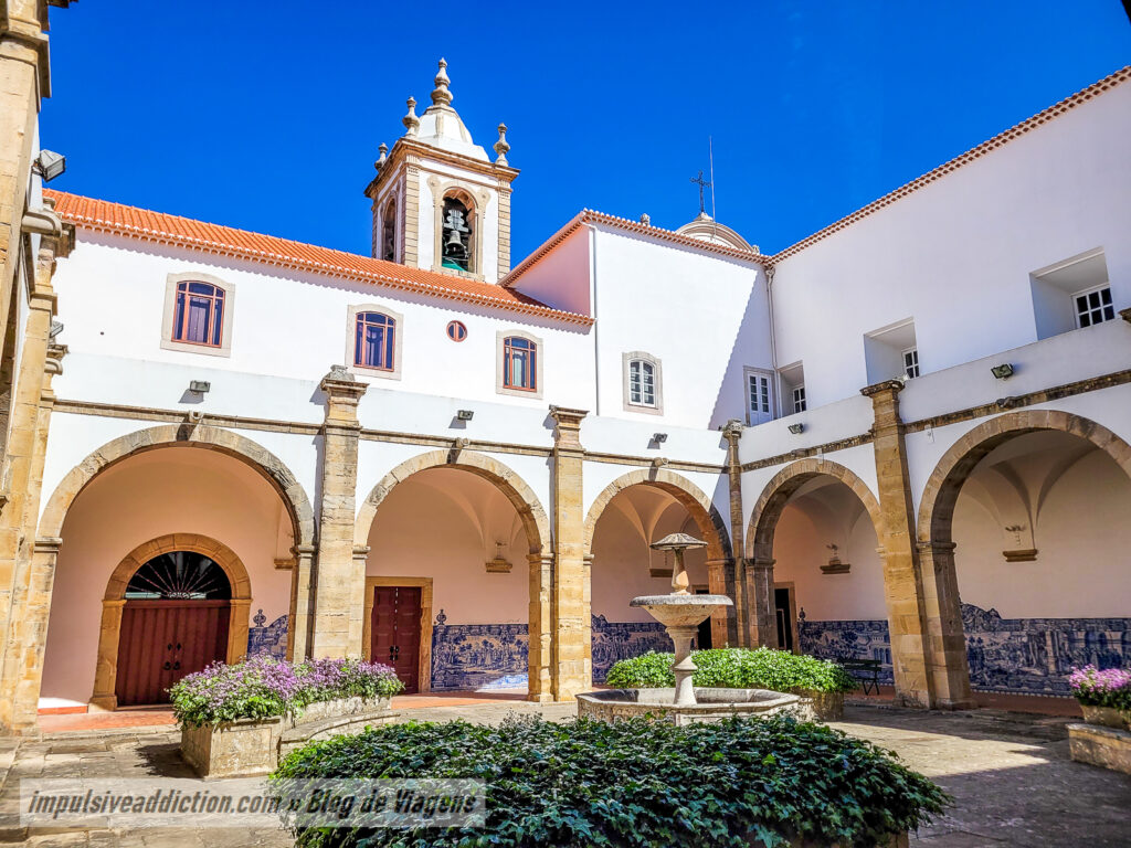 Claustro do Convento da Graça de Torres Vedras