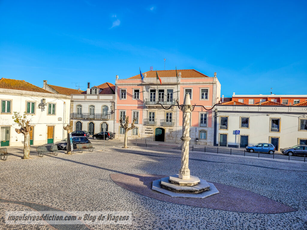 Câmara Municipal e Pelourinho da Azambuja