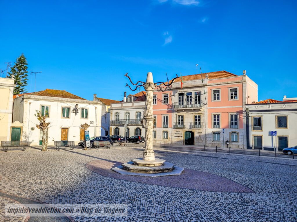 Câmara Municipal e Pelourinho da Azambuja