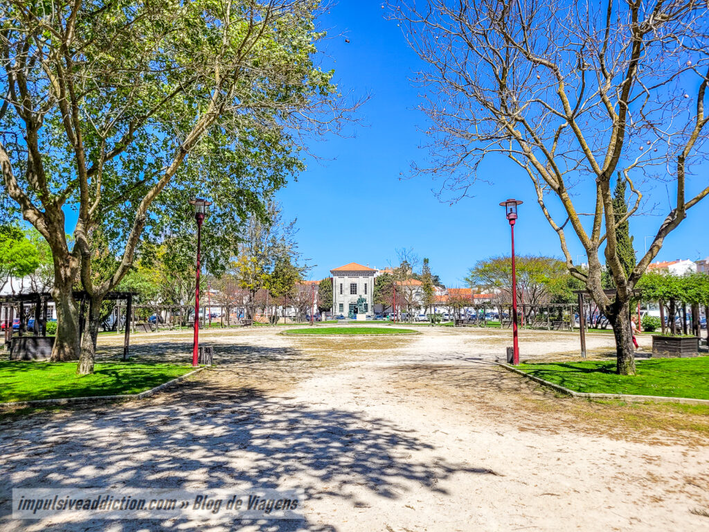 Praça da Liberdade ao visitar Torres Vedras