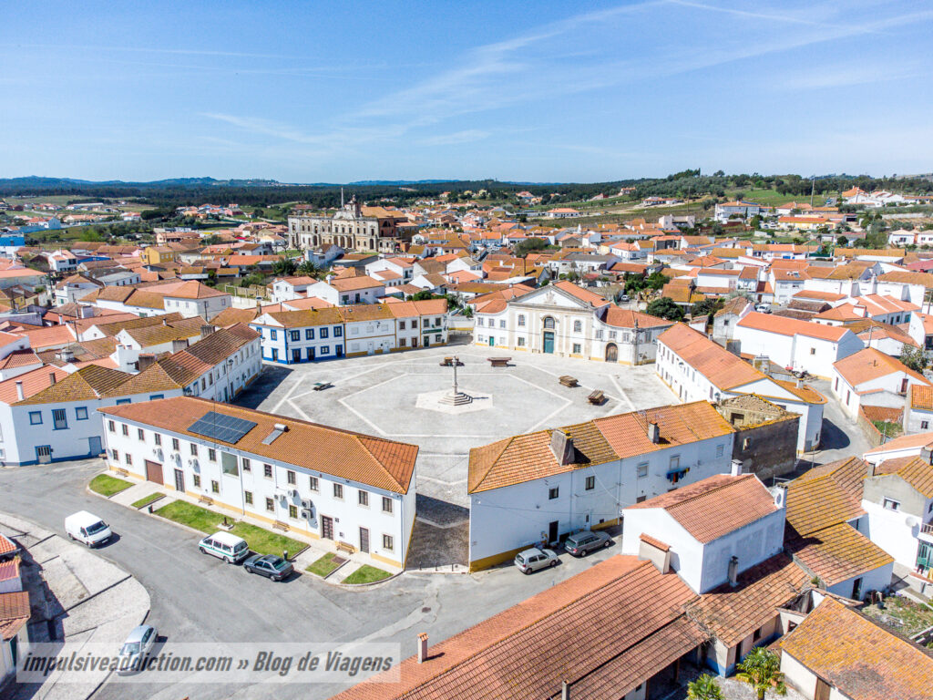 Praça dos Imperadores de Manique do Intendente