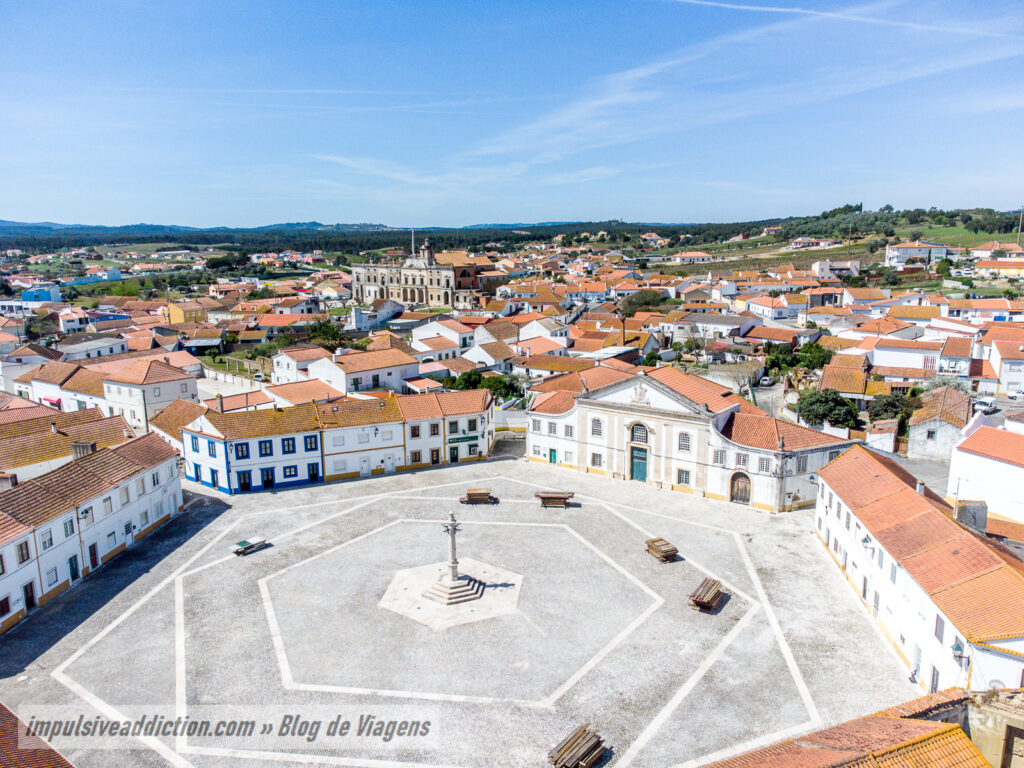 Praça dos Imperadores de Manique do Intendente
