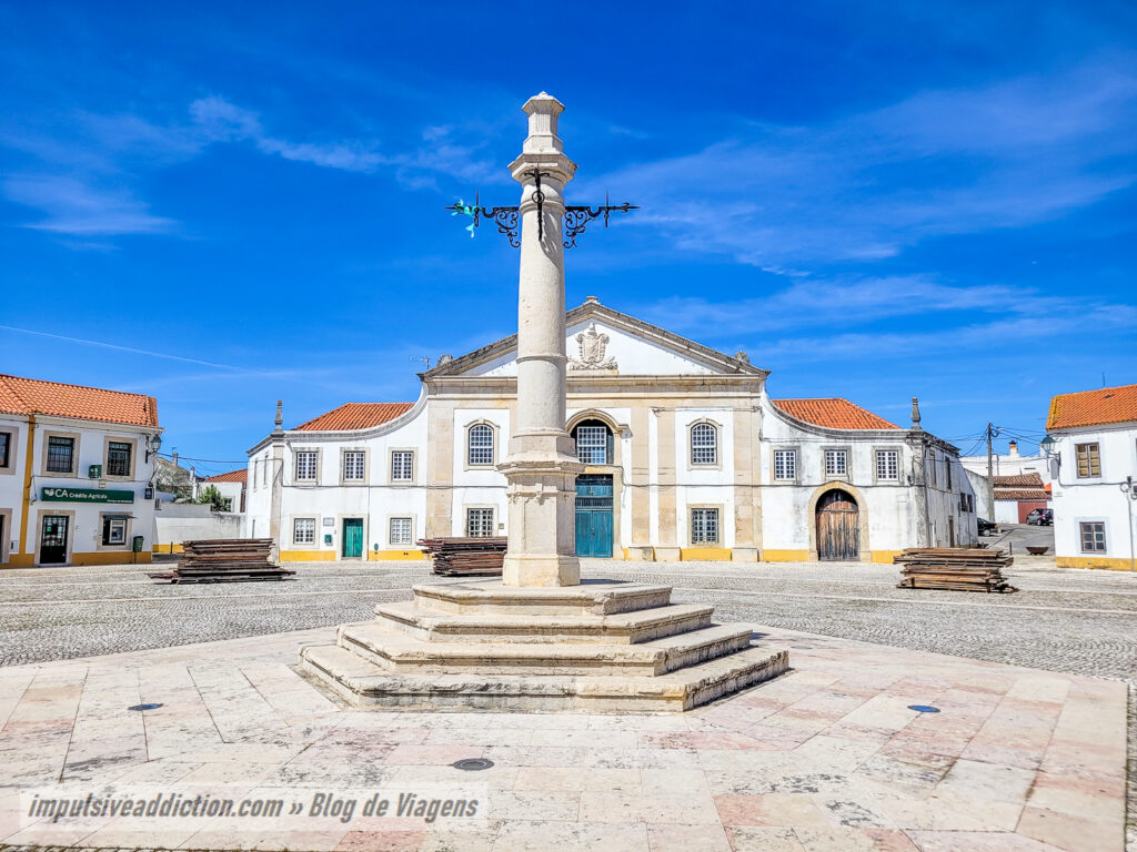 Praça dos Imperadores de Manique do Intendente