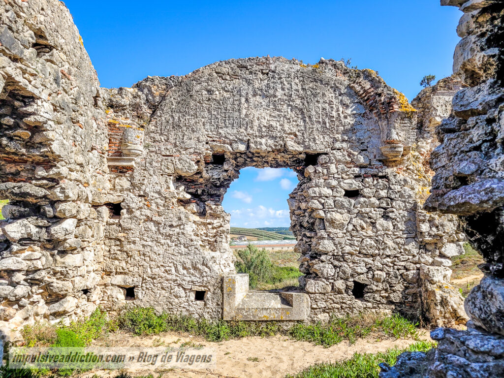 Ruínas do antigo Convento de Penafirme