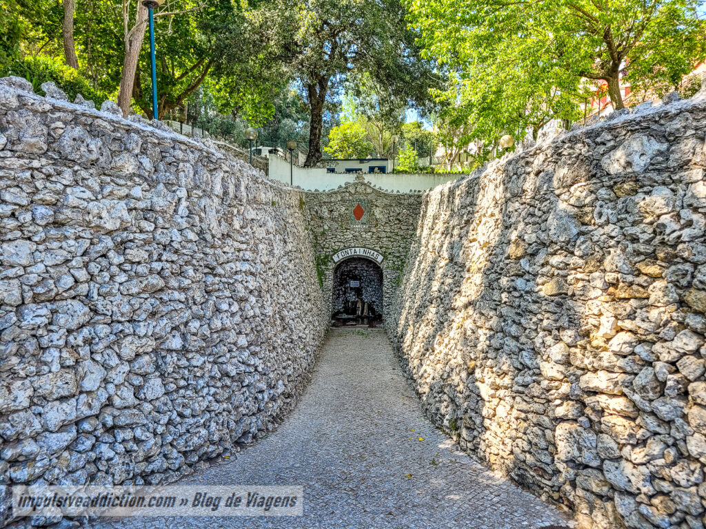 Fonte das Fontaínhas em Caneças