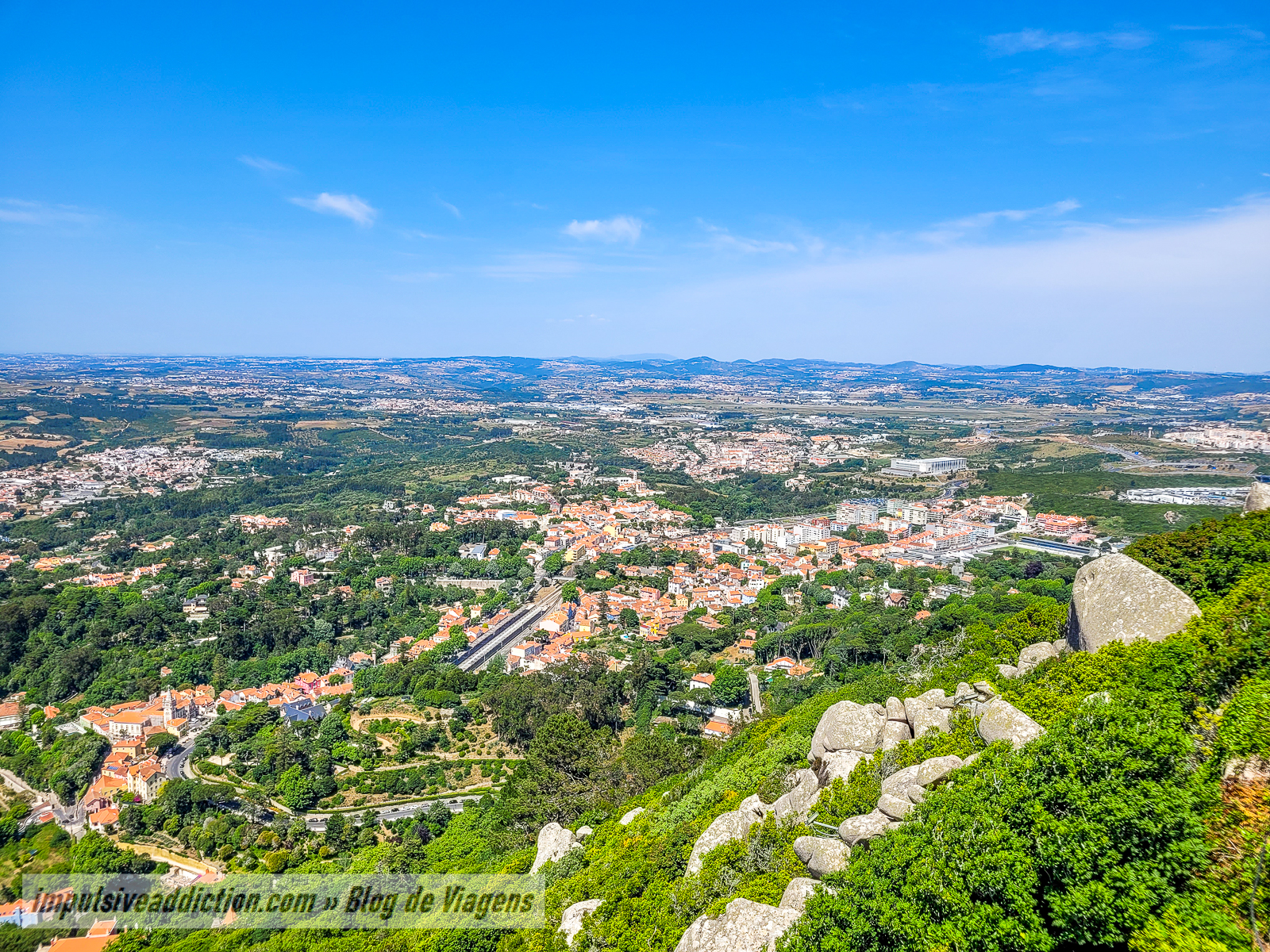 Vista do Castelo dos Mouros ao visitar Sintra