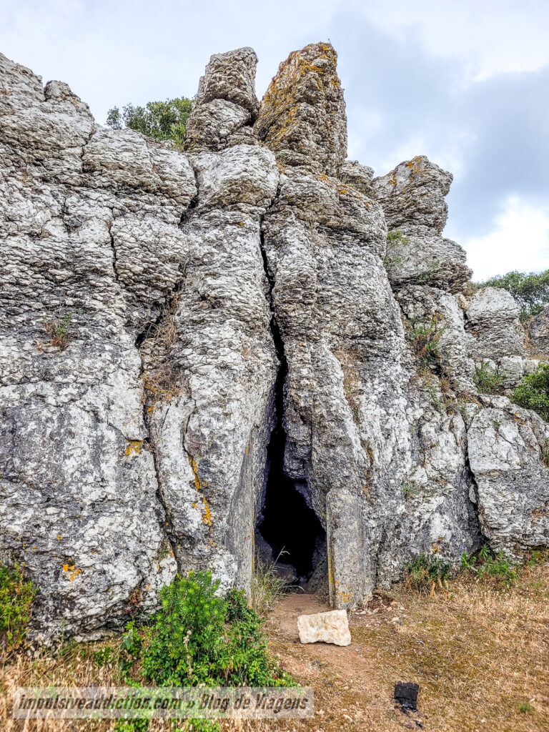 Gruta de Salemas