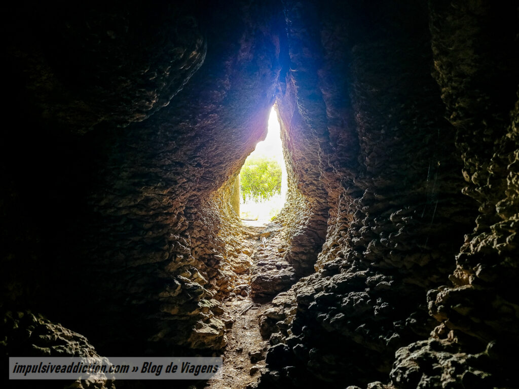 Gruta de Salemas