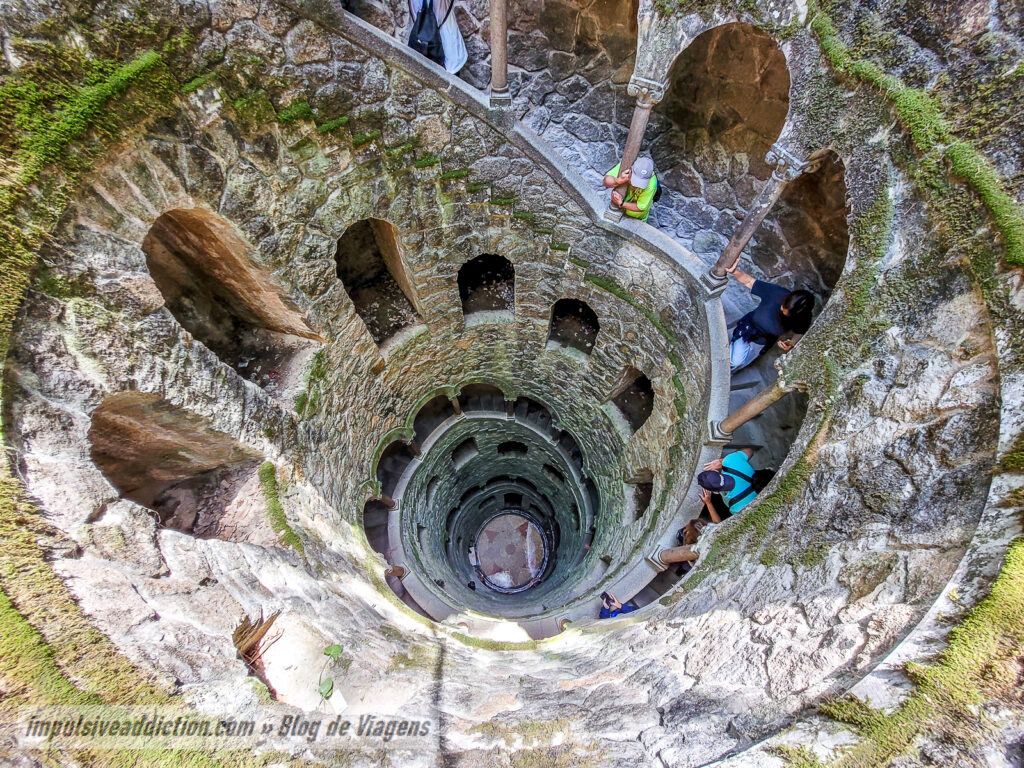 Poço da Quinta da Regaleira ao visitar Sintra