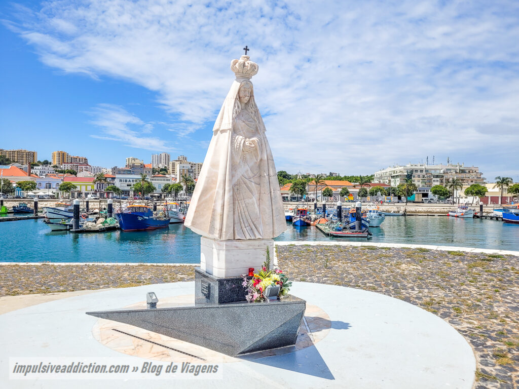 Estátua de Nossa Senhora do Rosário de Tróia