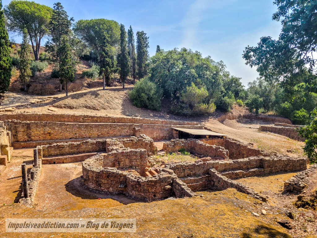 Ruinas de Miróbriga ao visitar Santiago do Cacém
