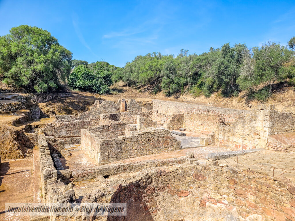 Ruinas de Miróbriga ao visitar Santiago do Cacém