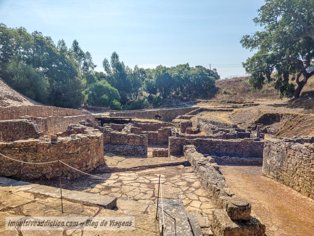 Ruinas de Miróbriga ao visitar Santiago do Cacém