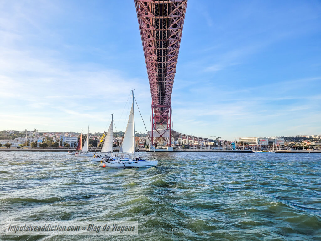 Passeio de Barco no Rio Tejo, ao visitar Lisboa