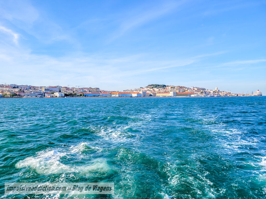Passeio de Barco no Rio Tejo, ao visitar Lisboa