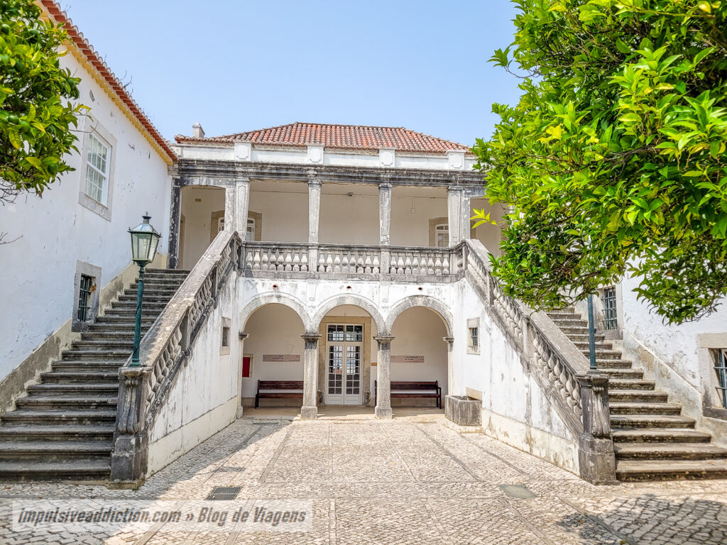 Casa da Cerca ao visitar Almada