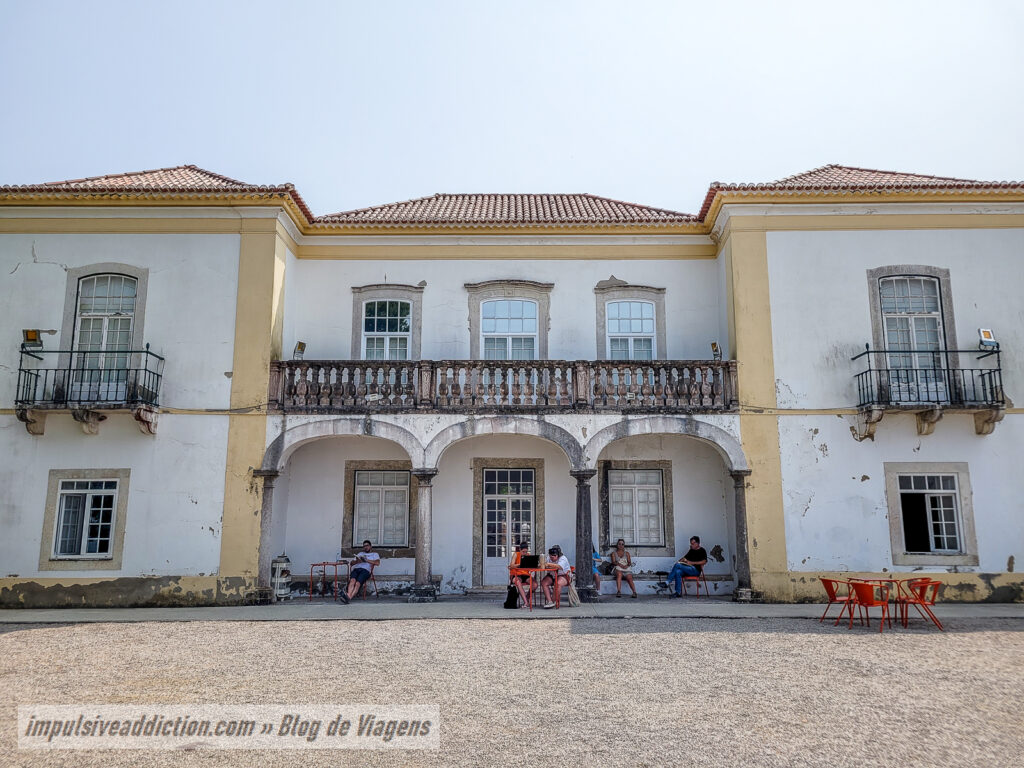 Casa da Cerca ao visitar Almada