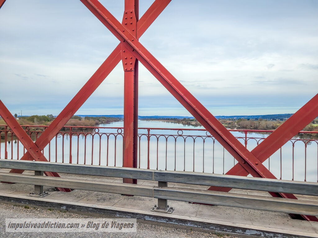 Ponte sobre o rio Almonda na Golegã